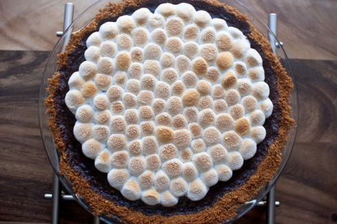 Decadent S’mores Pie from freshandfoodie.com @freshandfoodie