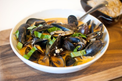 Coconut Curry Mussels with Coconut Brown Rice from freshandfoodie.com @freshandfoodie